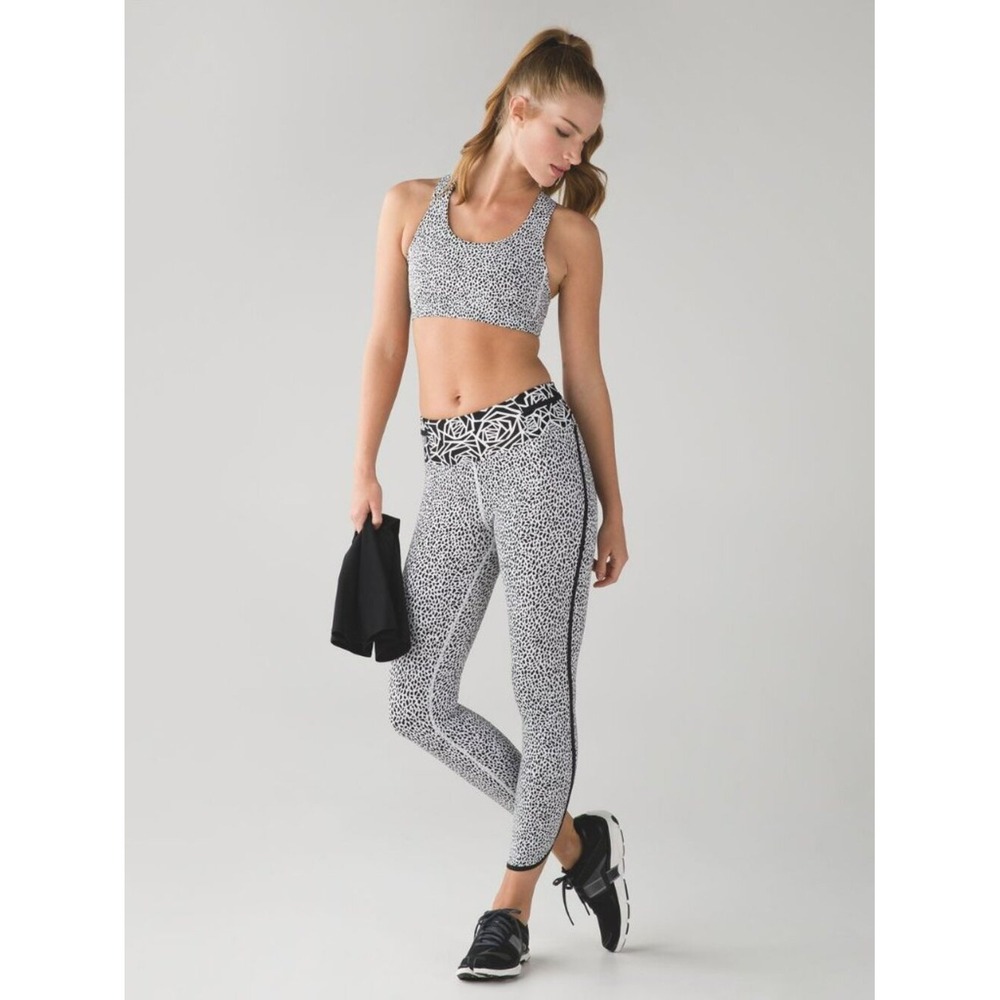 Lululemon Real Quick Tight Crops Miss Mosaic White Posey Black White Size 8
